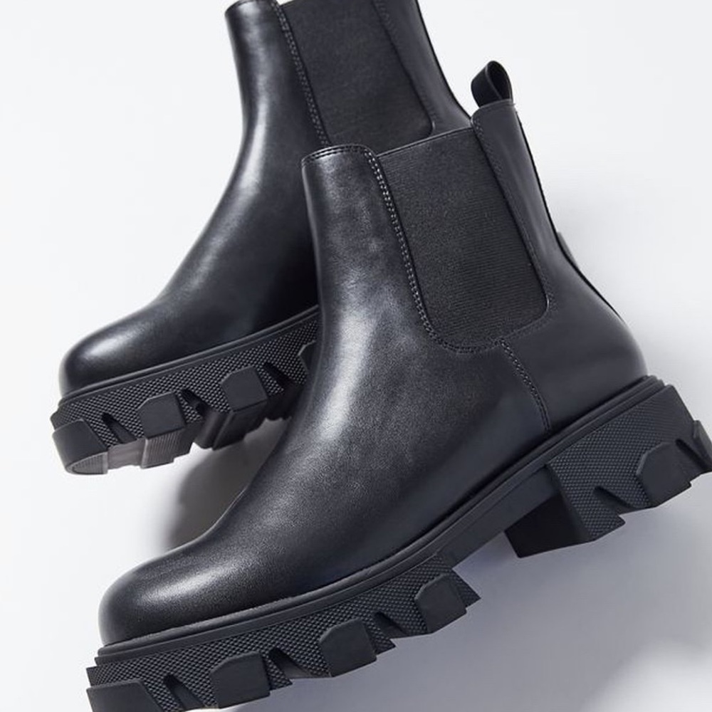 Urban Outfitters Mira Chunky Boots - Picture 2 of 4